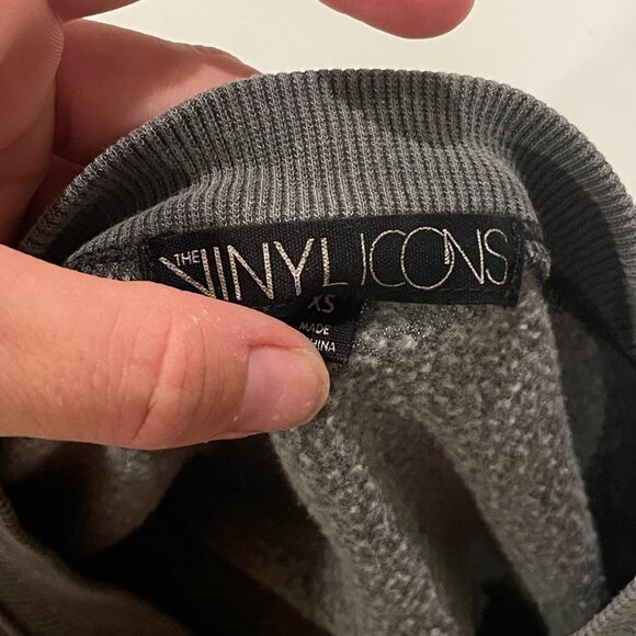 The Vinyl Icons Def Leppard T-Shirt XS Gray Distressed Washed Graphic Band Tee - Picture 5 of 9